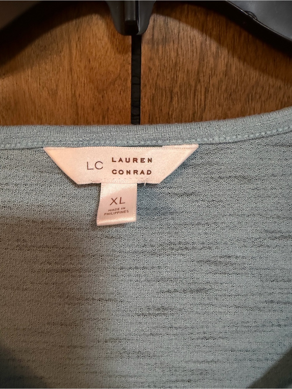 LC Lauren Conrad Pale Blue V-Neck Puff Sleeve Tee - Picture 4 of 7